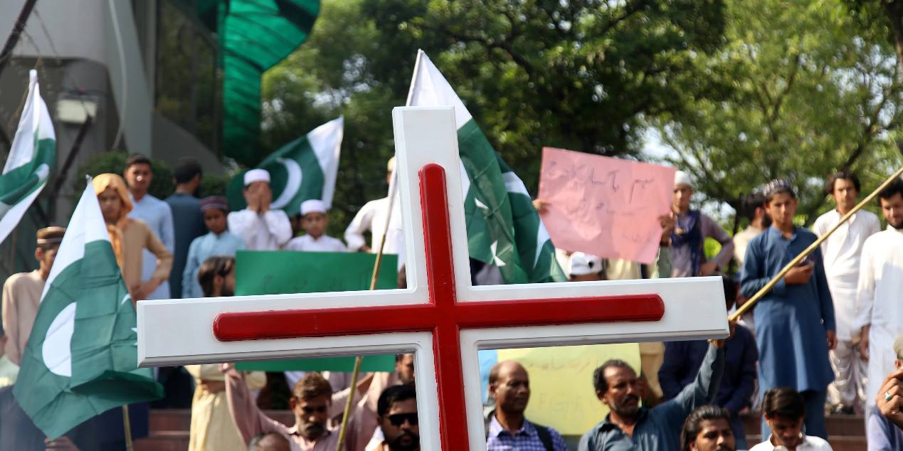 O lege care să prevină acuzațiile false de blasfemie în Pakistan: O licărire de speranță pentru creștini