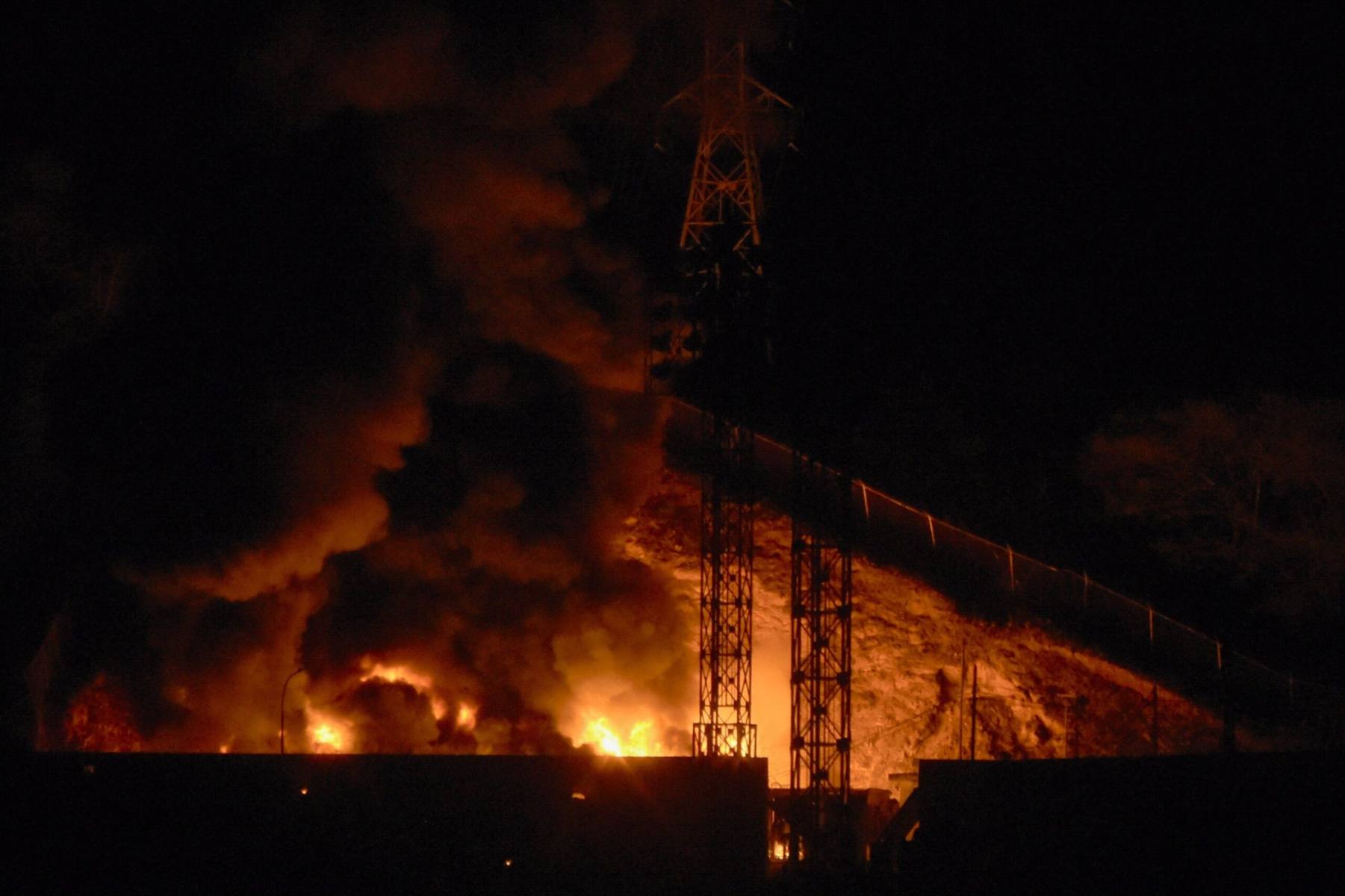 BREAKING NEWS: SUA atacă Venezuela! Președintele Maduro și soția sa au fost capturați și scoși din țară.