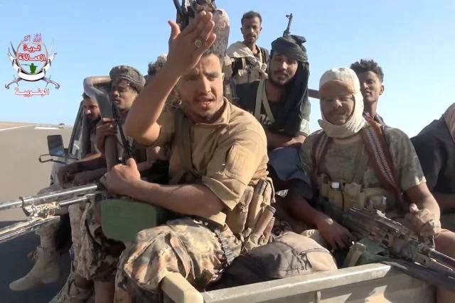 Forțele yemenite lansează o contraofensivă împotriva rebelilor Houthi | AO NEWS