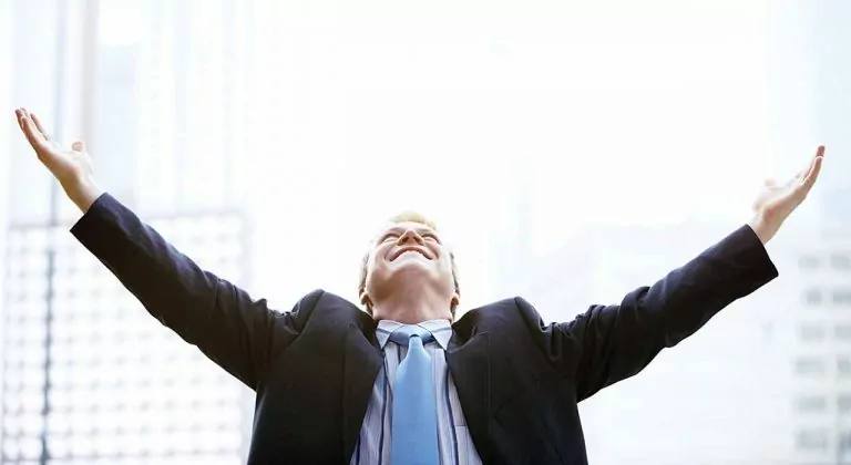 MANA de LUNI: Cinci motive pentru a împleti credința cu munca